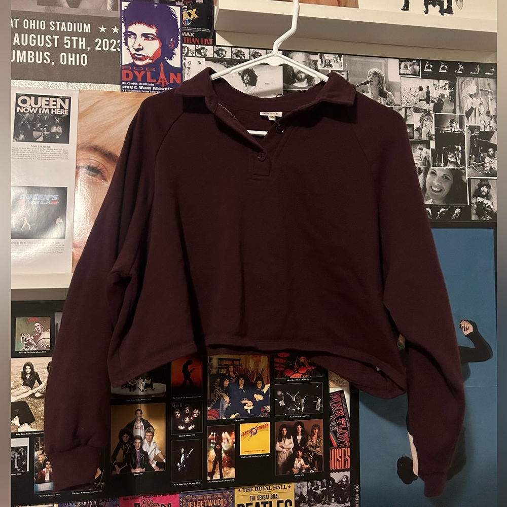 comfy cropped lightweight sweatshirt